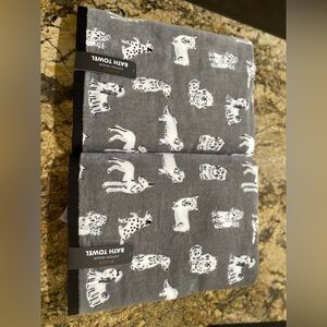 Envogue Home Velvet DOGS GALORE plush bath towel - Set of 2 Brand new